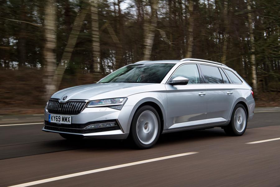  Skoda Superb iV Combi (3V) 2019 года  (UK) (фото 4 из 19)